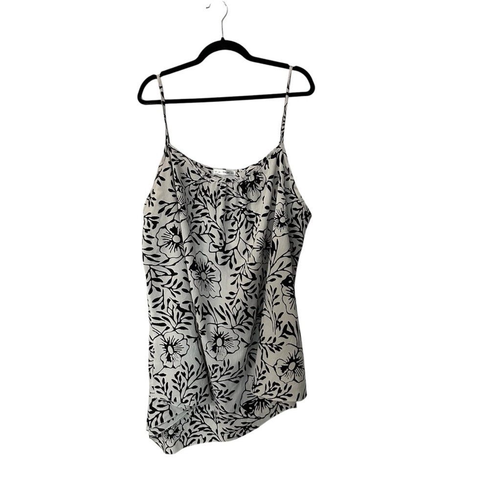 Rosegal Women’s Black & Cream Floral Sleeveless Strappy Blouse Sz 4X US 22 GUC